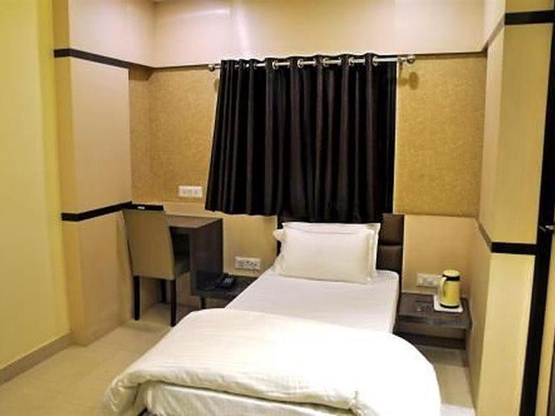 Townhouse 1182 Hotel Tirupati Galaxy Kánpur Exteriér fotografie