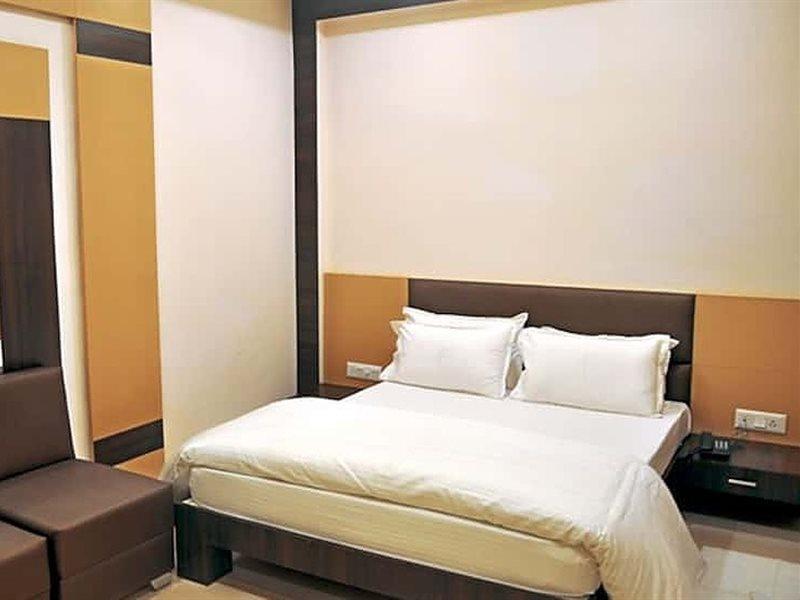 Townhouse 1182 Hotel Tirupati Galaxy Kánpur Exteriér fotografie